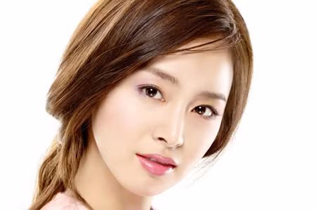 Cằm nhỏ: Những người cằm nhỏ (nhưng không nhọn), dày, đặc biệt là những người hai cằm là những người có cuộc sống viên mãn cả về đường con cái lẫn chuyện tình cảm.