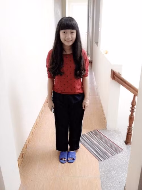 "Cuộc sống của mình vẫn không có gì thay đổi. Mình có hơi buồn tí xíu khi đọc những lời bình luận đó nhưng mình không mấy để tâm về chuyện đó đâu", cô bạn "nấm lùn" tâm sự.