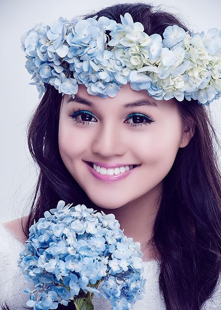 Cô bạn sở hữu gương mặt được cư dân mạng cho rằng khá giống với hoa hậu Diễm Hương.