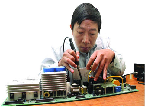 TS Nguyễn Phan Kiên, Viện điện tử Y sinh, Trường Đại học Bách khoa Hà Nội .