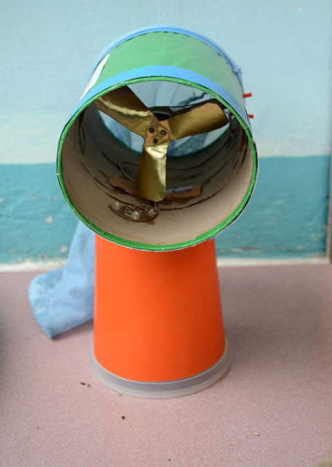 Máy bắt côn trùng.