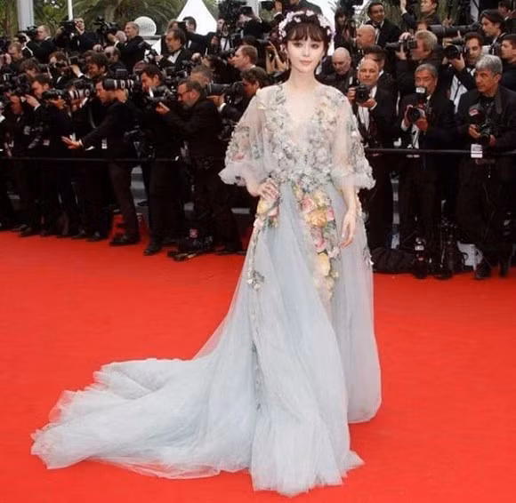 Pham Bang Bang an mac xue xoa, song chat vat sau khi bi “dong bang” cong viec-Hinh-2