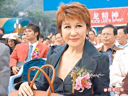 Goc khuat ve cai chet cua Ly Tieu Long tren giuong nha nguoi tinh-Hinh-3