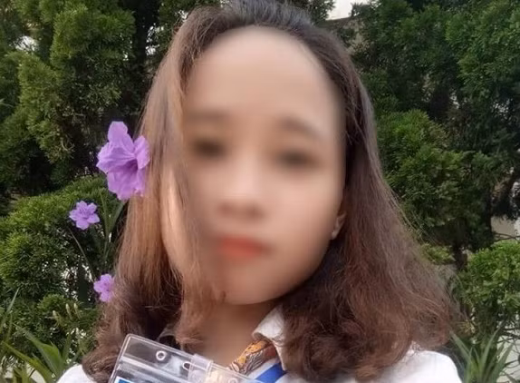 Điểm thi này đã kết thúc vào trưa ngày 3/7/2016. Theo đúng kế hoạch, 13h30 ngày 3/7/2016, chị Oanh và một số cán bộ coi thi sẽ quay về Đại học Sư phạm Huế nhưng chị xin ở lại để gặp một số bạn bè.