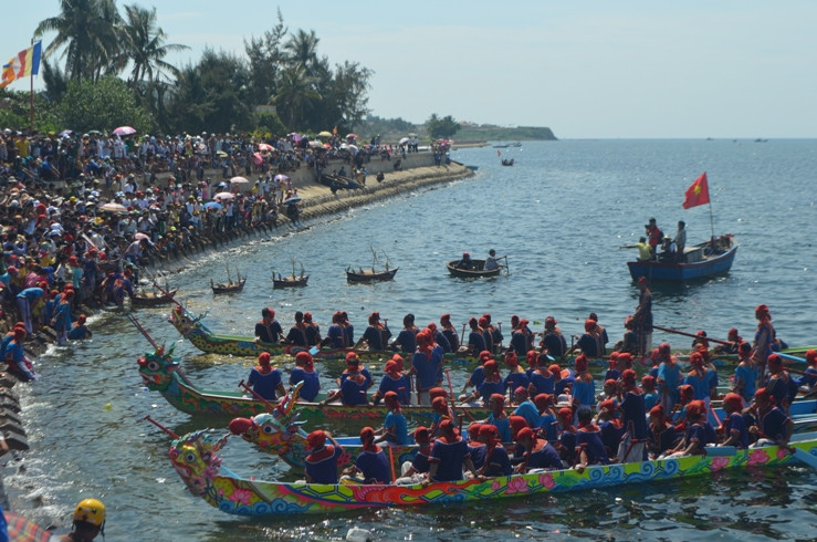  Tái hiện lễ xuất quân của những hùng binh năm xưa tại Lễ Khao Lề Thế Lính Hoàng Sa.
