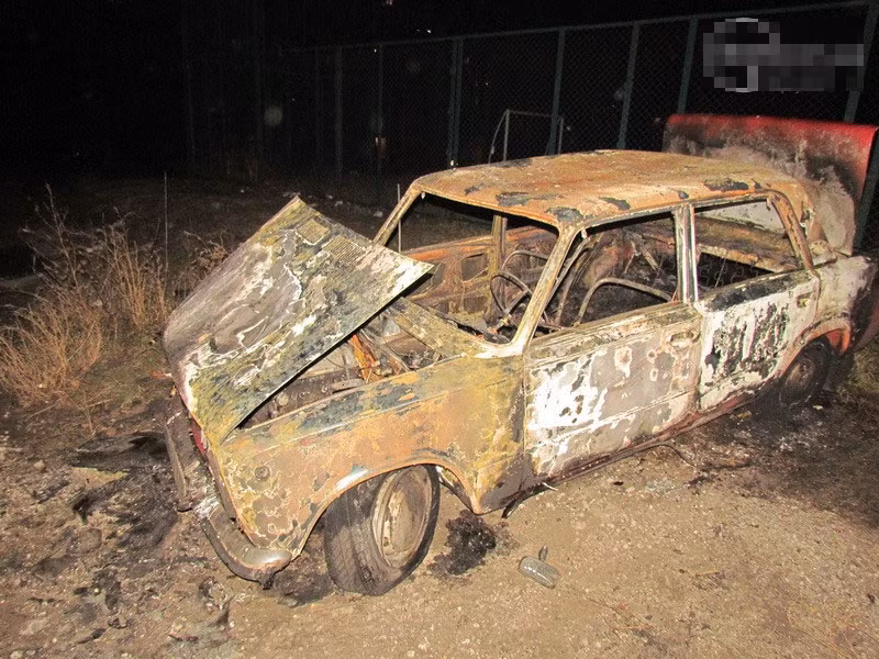 Qua xác minh, chủ nhân của xe Lada này là giám đốc một tổ chức tài chính ở thành phố Mariupol. Anh này kể lại rằng, xe của anh đã bị đánh cắp khi nó đang đậu ở gần nhà hát trong thành phố. Trong ảnh, xe hơi trên bị cháy rụi hoàn toàn sau vụ nổ lớn đó.