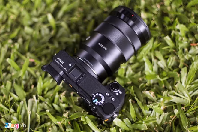 Tại Việt Nam, Sony chưa công bố giá bán chính thức của A6500, dự kiến khoảng 30-34 triệu đồng. Đây là mức giá khá cao cho một máy ảnh crop nhưng lại là lựa chọn hấp dẫn cho những người thích quay film vì hỗ trợ chống rung 5 trục, quay film 4K, khả năng tương thích cao với các ống kính khác hãng.