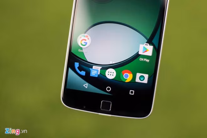 Phím Home dùng để quét cảm biến vân tay. Người dùng chỉ có thể thao tác trên 3 phím ảo trong màn hình. Thiết kế này gây khá nhiều bất tiện cho người dùng và làm tốn diện tích hiển thị của màn hình.