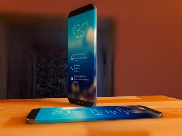 Màn hình cong này có vẻ lấy cảm hứng từ các sản phẩm cao cấp của Samsung. Các icon cũng đến từ Samsung TouchWiz.