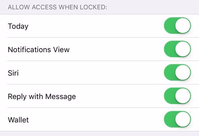  6. Hạn chế các tính năng hiển thị ngoài màn hình khóa: Chỉ bật các tính năng thực sự cần thiết khi màn hình khóa là cách đơn giản để tránh việc bị người lạ kiểm soát điện thoại cá nhân. Người dùng có thể tùy chỉnh trong mục Touch ID &amp; Mật mã (Touch ID &amp; Passcode).