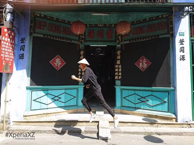 Cảm biến hình ảnh với khả năng lấy nét chuyển động chuẩn xác giúp người chụp ghi lại những khu hình ngẫu hứng. Ngoài ra, XZ chỉ mất 0,6 giây để khởi động camera, để người dùng không bỏ lỡ khung hình nào.