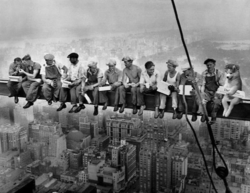 3. Em còn được làm công nhân xây dựng.