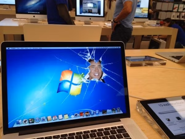"No Windows" là khẩu hiệu của cửa hàng Apple Store.