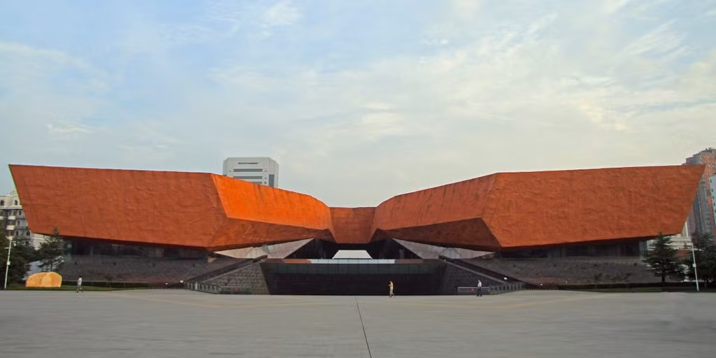 Bảo tàng Cách mạng Vũ Hán được mở cửa vào năm 2011 để kỷ niệm cuộc cách mạng thời nhà Thanh. Tòa nhà hình chữ V này được thiết kế bởi CADI và có chi phí xây dựng lên tới 50 triệu USD.