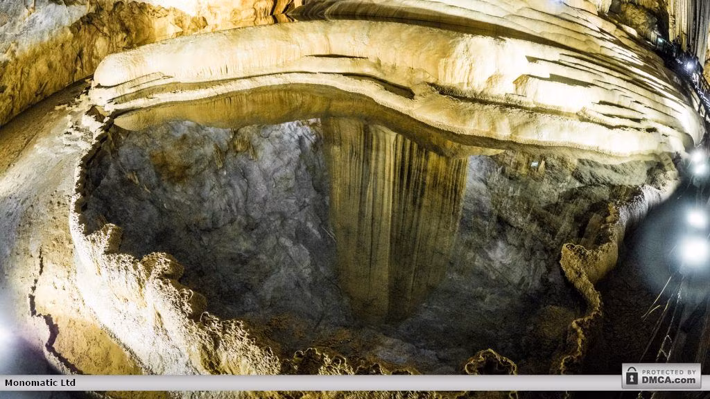 Một số hình ảnh đáng nhớ khác về chuyến khám phá Phong Nha - Kẻ Bàng của các du khách phương Tây. Ảnh: Gomandrake.co.uk.