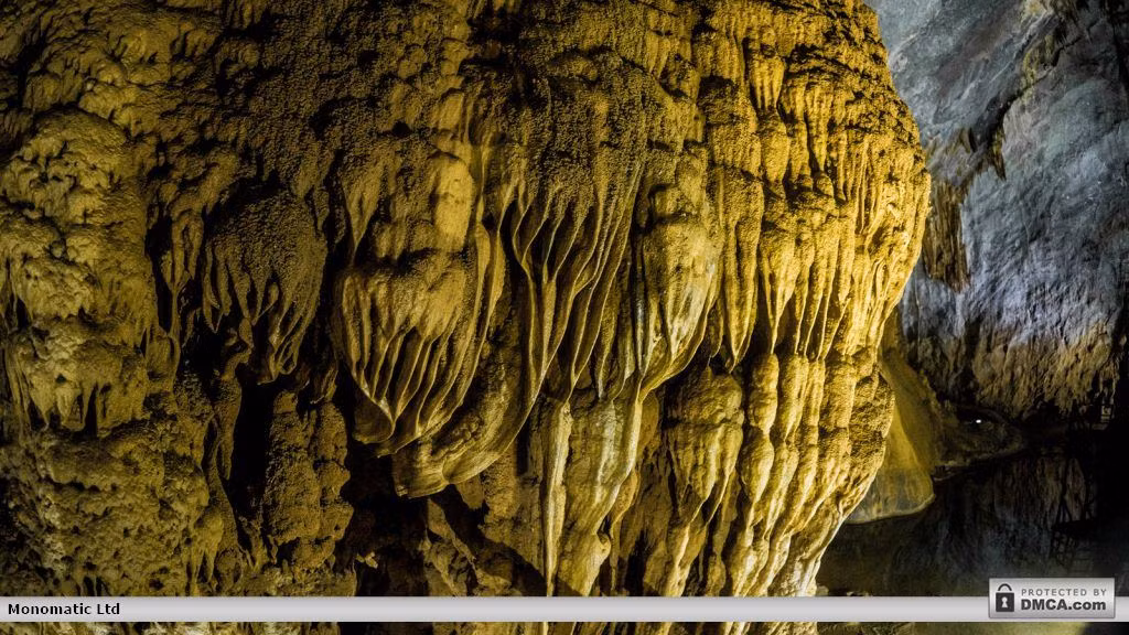 Một khối thạch nhũ đẹp như tác phẩm nghệ thuật. Ảnh: Gomandrake.co.uk.