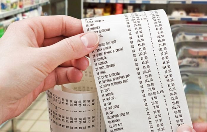 6. Hóa đơn Các loại giấy in hóa đơn đó có chứa một chất cực độc là BPA.Hóa chất này có thể xâm nhập vào cơ thể chỉ qua việc tiếp xúc bằng tay. BPA tăng nguy cơ mắc các bệnh về nội tiết tố và ung thư vú.
