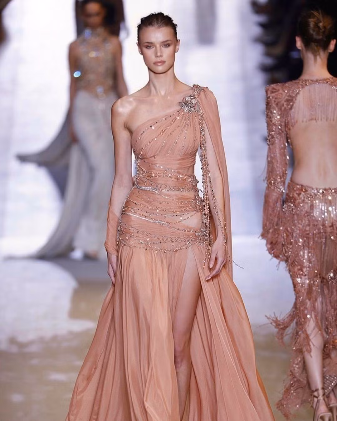 Krystyna là người mẫu nổi tiếng tại quê nhà, xuất hiện trong nhiều chiến dịch thời trang đình đám và là gương mặt đại diện của nhiều thương hiệu. Đây được xem là thế mạnh của cô trong phần thi Người đẹp thời trang.