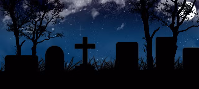 Ngày lễ sẽ diễn ra từ ngày 1 đến hết ngày 2/11 cùng các ngày lễ công giáo. Theo truyền thống, người ta sẽ xây ban thờ cho người đã khuất và dùng các hộp sọ làm bằng đường để cúng họ. Người thân cũng sẽ trang trí hầm mộ bằng các loại đồ ăn thức uống hay quà tặng mà người đã chết yêu thích. Với trẻ con thì quà tặng thường là đồ chơi còn người lớn là rượu. Gia đình người chết cũng sẽ mang loại kẹo yêu thích cũng như chăn gối tới bên mộ để người chết có thể nghỉ ngơi thư giãn. Các gia đình có thể ngủ cả đêm bên mộ người chết mà không thấy sợ hãi hoặc cắm trại vui vẻ tại đó. Nhiều người mang theo cả búp bê của người đã chết đi cắm trại.