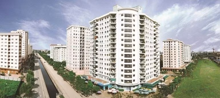 Ngoài ra, tại huyện Từ Liêm còn có hàng loạt dự án Khu đô thị mới như Khu đô thị Mỹ Đình, Xuân Phương, Trung Văn... cũng góp phần đẩy nhanh tốc độ đô thị hóa tại đây.