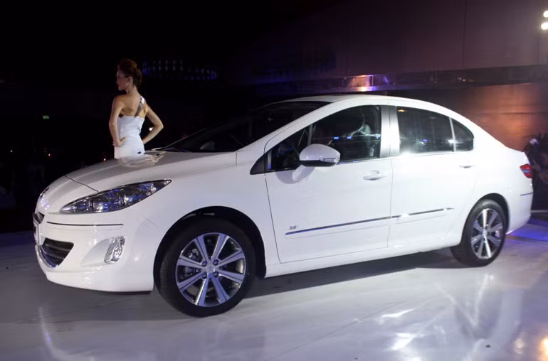 Chỉ một tháng sau khi ký hợp đồng lắp ráp xe Peugoet, Thaco Trường Hải đã cho "ra lò" mẫu xe lắp ráp đầu tiên.