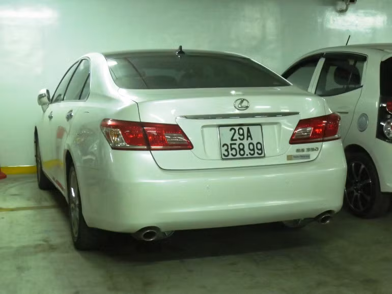 Chiếc Lexus GS 350 này có giá khoảng 3,6 tỷ đồng tại Việt Nam.