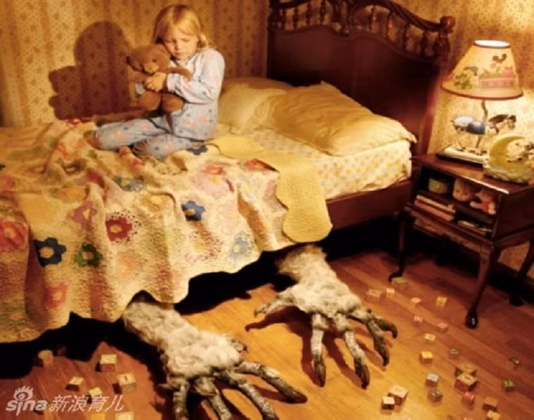 ...tiếp cận và tồn tại trong tâm trí bé từ những bộ phim kinh dị, những câu chuyện ma hay những hiện tượng sống chưa được giải đáp...