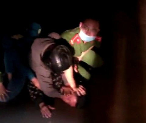 Giang ho com can “Bi pham” cuop oto vi pham bo tron