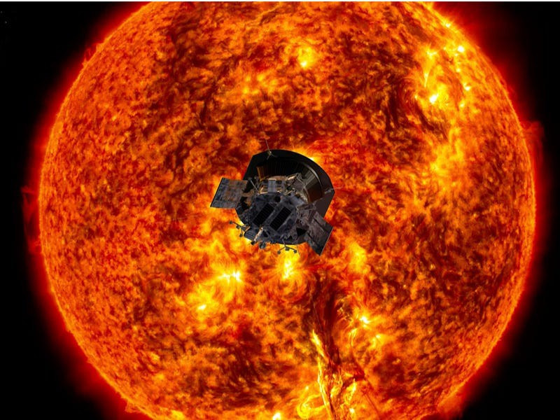 NASA cũng công bố một phát hiện mới từ tàu thăm dò Parker Solar Probe về những hoạt động chưa từng thấy trước đó về khu vực rìa bầu khí quyển của Mặt trời.
