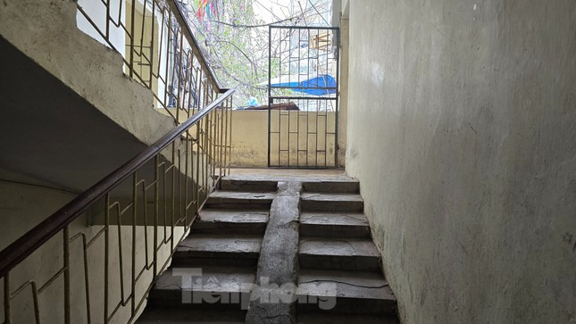 Bà Nguyễn Thị Thanh, cư dân tại khu tập thể Giảng Võ mong muốn thành phố sớm triển khai cải tạo, xây dựng để khu vực này khang trang, sạch đẹp hơn.