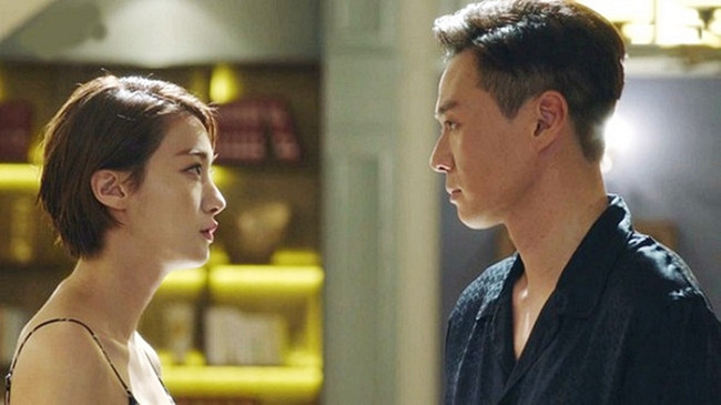 Chieu so thich xem da bong cua chong, toi nhan ve su that e che