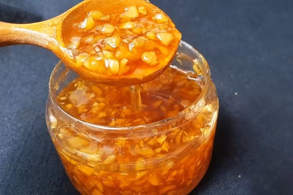 3 thu quen thuoc dem ngam voi mat ong la thuoc bo thuong hang