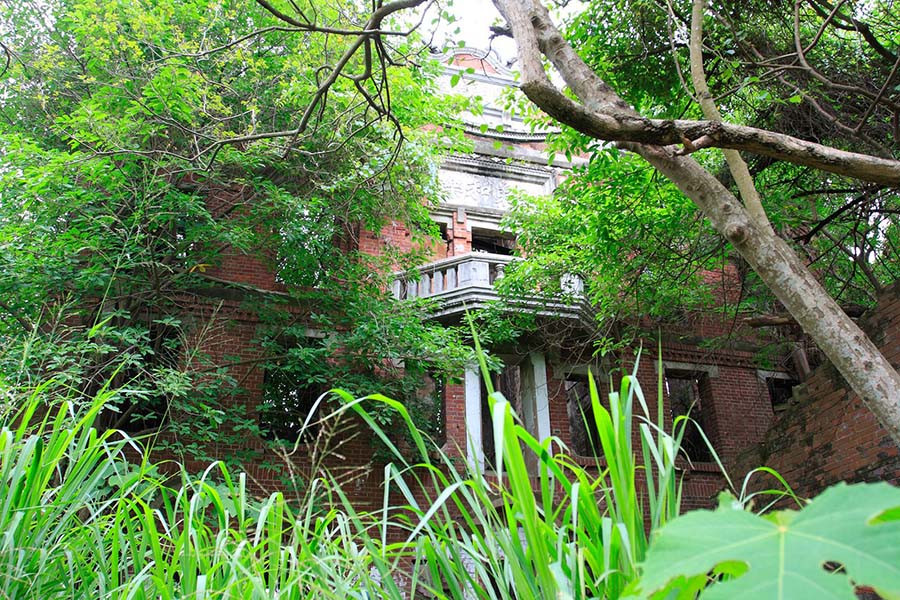 10 toa nha bo hoang noi tieng va nhung cau chuyen ky quai phia sau-Hinh-6