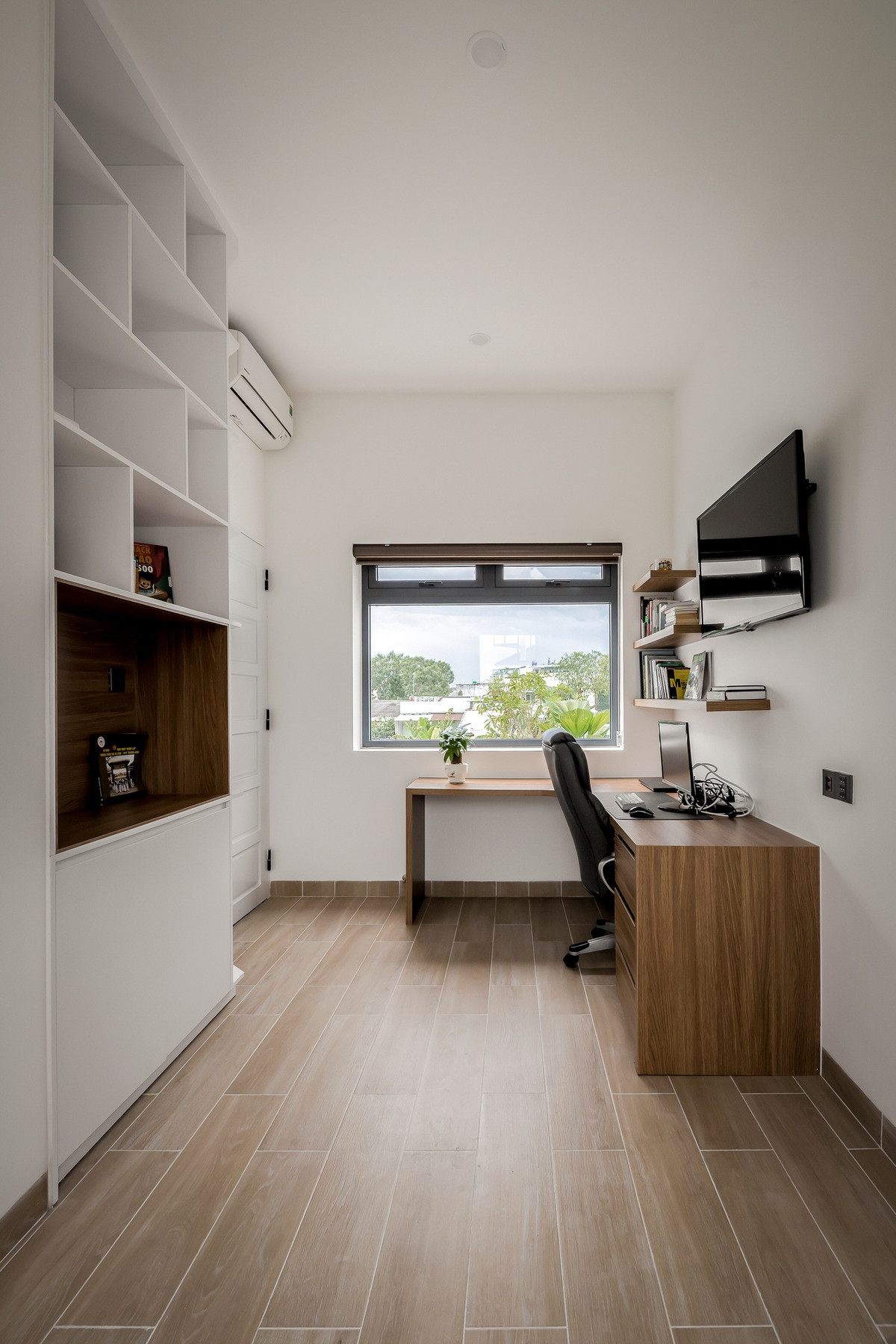 Ngoi nha binh yen, phong nao cung view ra ho ca koi mat me-Hinh-20