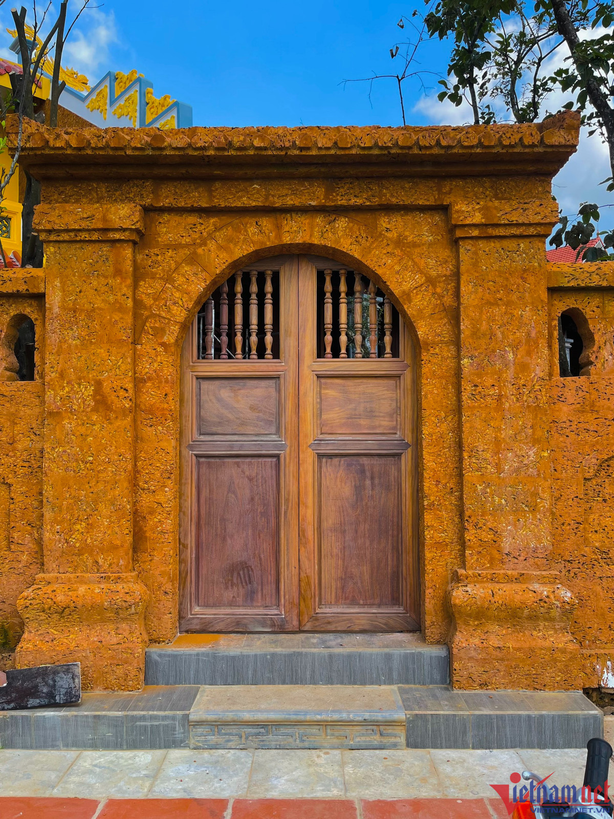 Phủ thờ này được thiết kế đậm chất Bắc Bộ.