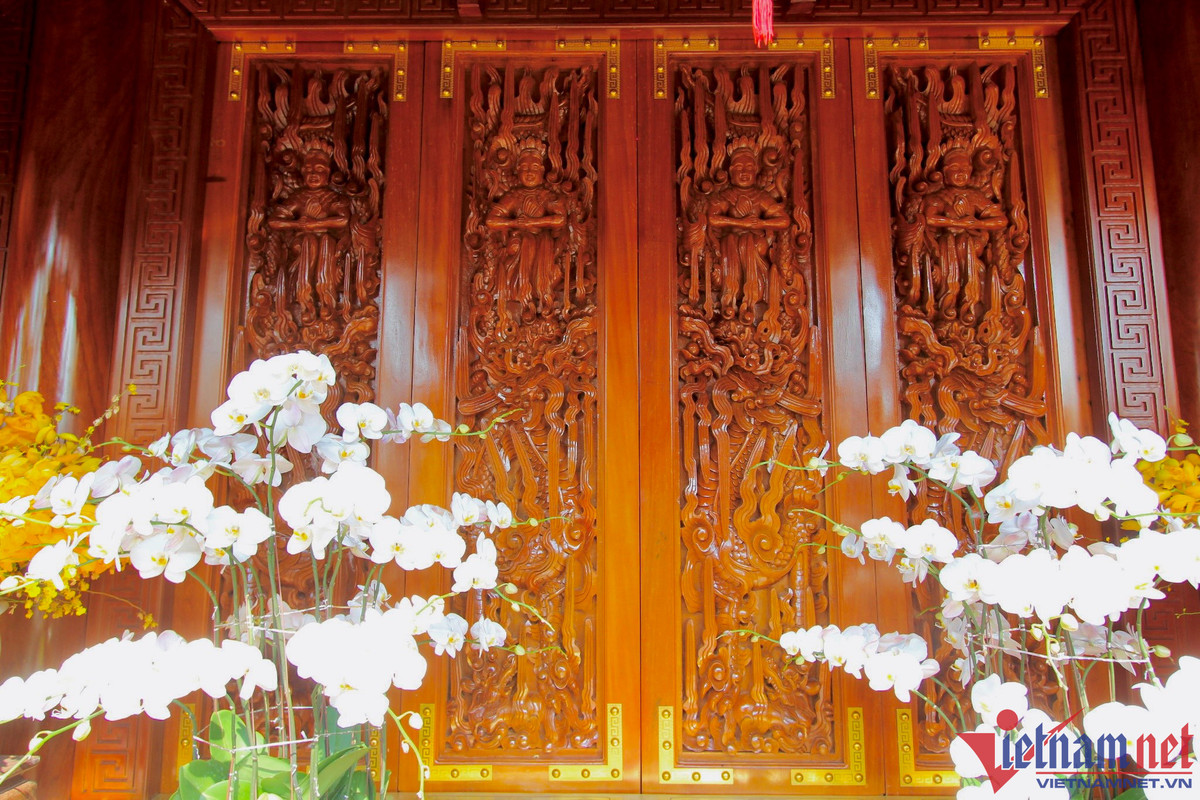 Phần gỗ được chạm khắc rất tỷ mỉ và phải làm trong 2 năm.