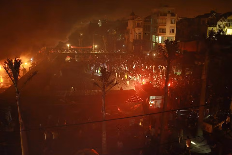 Theo các tiểu thương cho hay, nguyên nhân vụ cháy có thể do sự cố chập điện.