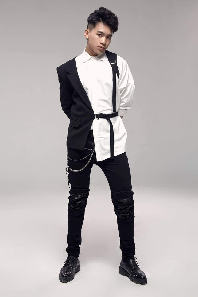 Trung uy dien trai tung la thu khoa: Dam me ca hat-Hinh-9