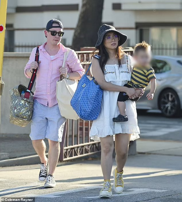 Sao "Ở nhà một mình hạnh phúc" bên vị hôn thê gốc H’Mông - Hình 2 Sao