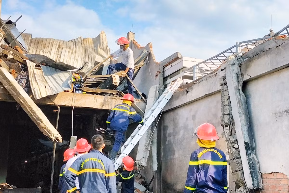 Tim thay thi the 3 me con trong vu chay o Ninh Thuan-Hinh-4