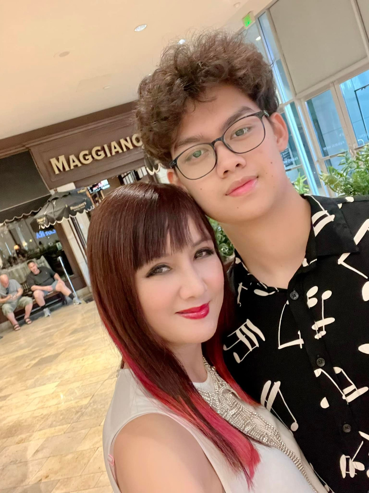 “Nu hoang anh lich” Hien Mai chia se ve cuoc song khi ve gia-Hinh-3