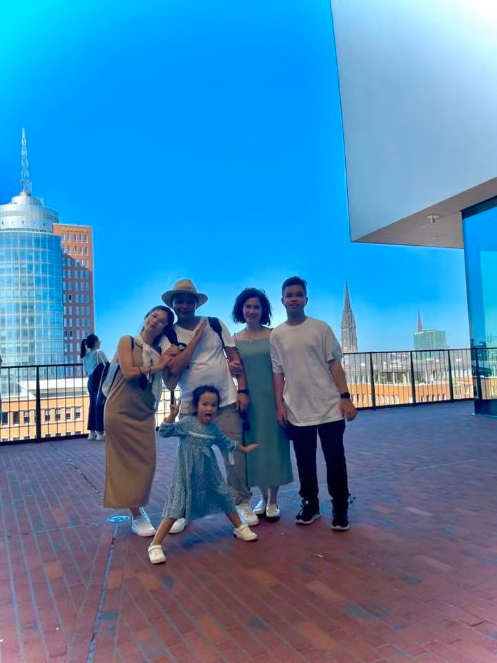 Nguyet Hang - Anh Tuan tung ly hon bat thanh, tinh cam o chau Au-Hinh-14