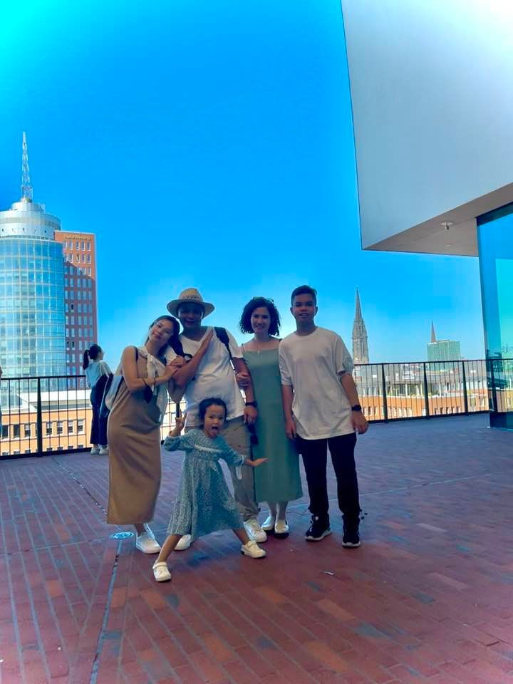 Nguyet Hang - Anh Tuan tung ly hon bat thanh, tinh cam o chau Au-Hinh-14