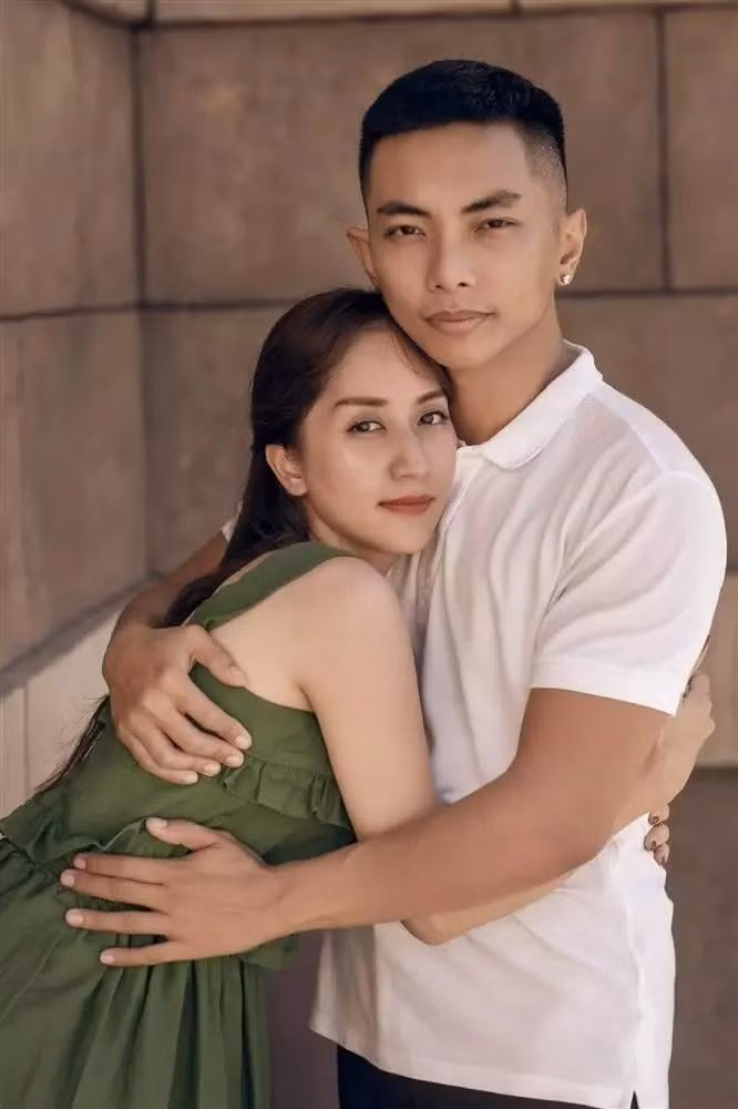 Phan ung Phan Hien khi Khanh Thi dung dinh vi theo doi