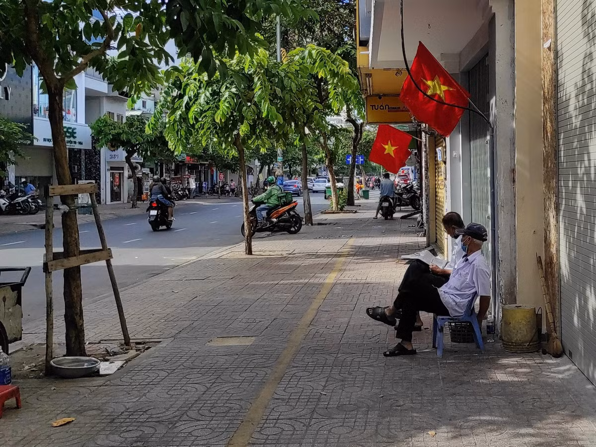 Khung cảnh bình yên buổi sáng đầu năm mới.