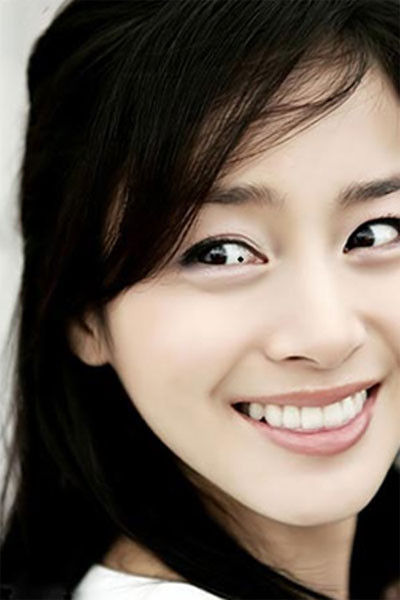 2. Nốt ruồi trong lòng trắng mắt: Đôi mắt là cửa sổ tâm hồn của mỗi người, không nên có bất cứ thứ gì chặn lại.