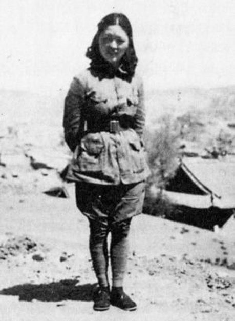 3. Ngô Lệ Lệ: Phiên dịch của Mao Trạch Đông. Sau khi tốt nghiệp Đại học, Ngô Lệ Lệ đã đi du học tại Mỹ.