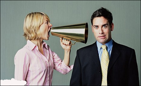 Con trai mà có giọng nói như con gái, mũi thon, miệng nhỏ môi dày có đôi chân mày vòng nguyệt, mắt long lanh ươn ướt là tướng đa tình vượng thê, trưởng thành lấy vợ thuộc hạng giang hồ tứ chiến, gia đạo xáo trộn tâm lí bất đồng đưa đến li hôn, bề con cái ngỗ nghịch hư hỏng.