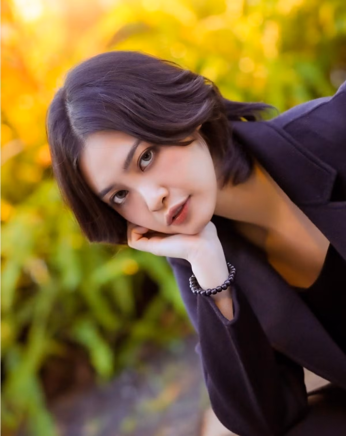 Nông Thúy Hằng có thú vui đi du lịch, trải nghiệm cuộc sống. Cô cũng thường xuyên tập luyện thể dục, cân đối chế độ ăn để giữ dáng. "Cơ địa tôi dễ tăng cân nên phải tập đều và ăn kiêng. Khoảng một năm trở lại đây, tôi luôn ăn theo chế độ đặc biệt - cắt gần như hoàn toàn tinh bột và bù lại bằng rau củ quả. Hiện, tôi vẫn cố gắng để có vóc dáng cân đối hơn", hoa hậu quê Hà Giang nói.