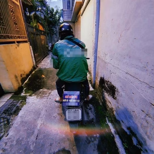 Chang trai 9x chay xe mien phi cho nguoi gia, nguoi khuyet tat-Hinh-2